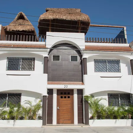 Papaya Apartment By Andiani